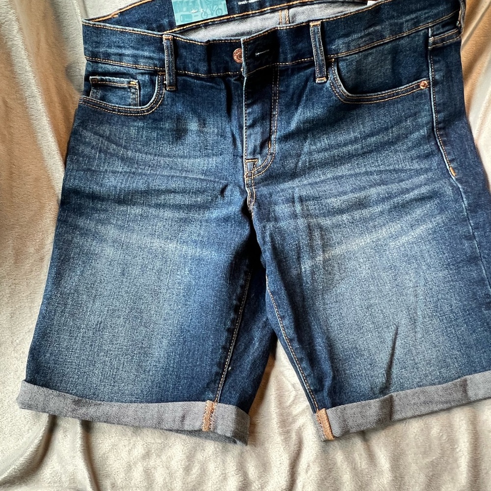 NWT Old Navy Womens Size 8 Mid Rise Blue Denim Jean Shorts Cuffed Stretch